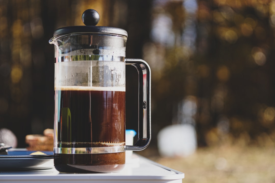 The French Press Ratio and Timing Most People Get Wrong - the morning table