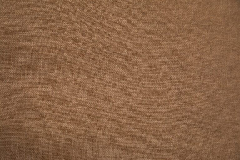 Linen Versus Cotton: What the Weave Actually Tells You - materials that last