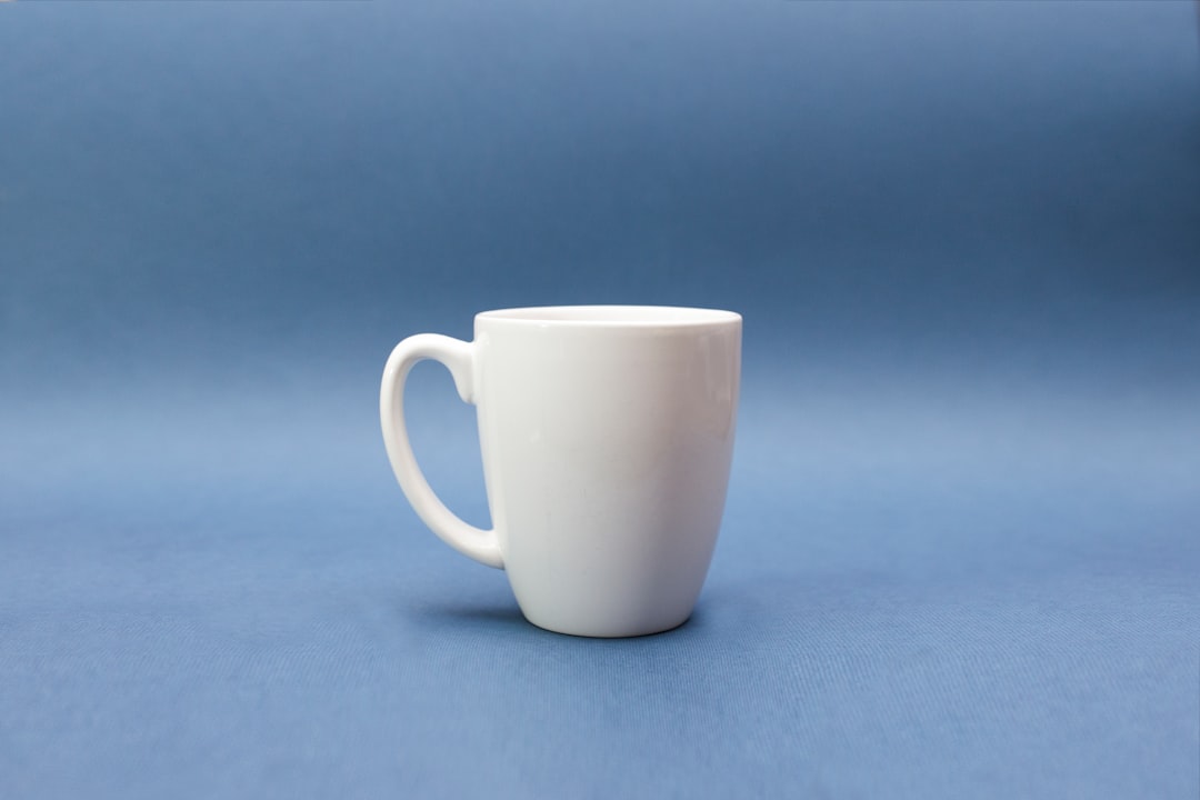 Ceramic, Glass, or Steel: What Your Coffee Vessel Actually Changes - the morning table