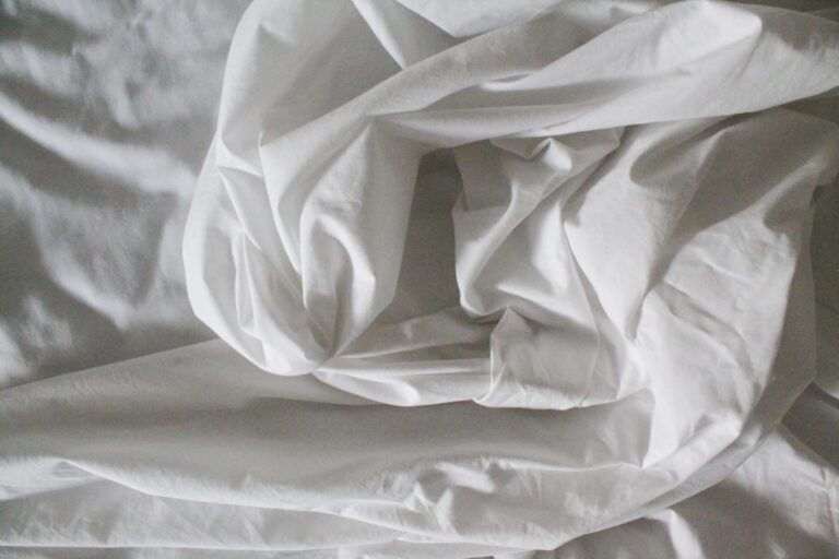 How to Make a Bed So It Holds Its Shape All Day - doing it properly