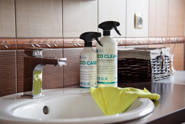 The Bathroom Cleaning Sequence That Keeps Grime From Spreading - slow cleaning